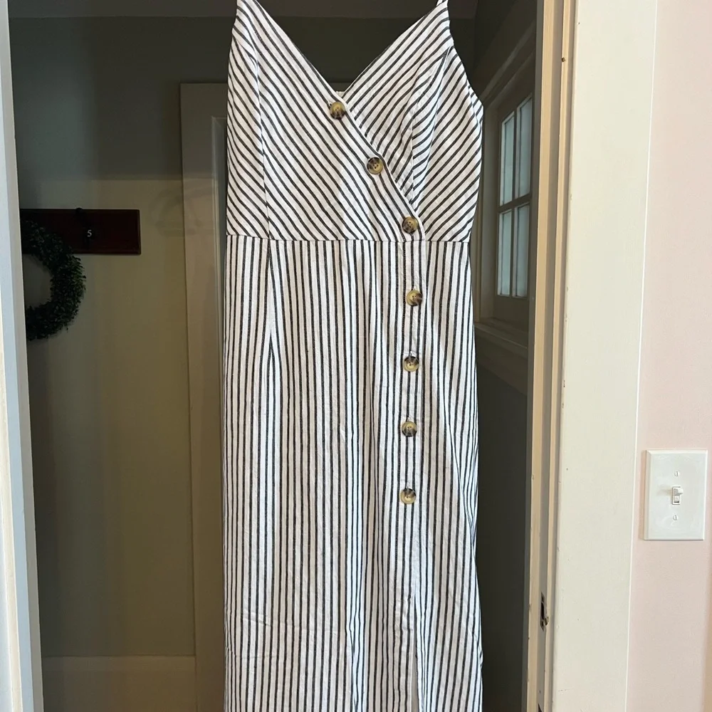 Abercrombie & Fitch White and Black Striped Maxi Dress